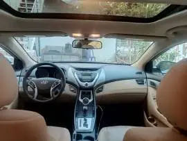 Hyundai Elantra 2012